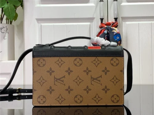 2023 Louis Vuitton Book Chain Wallet Bag M81830