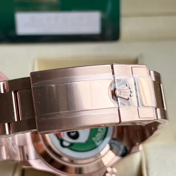 4130 DAYTONA All rose gold model